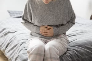 فهم انقطاع الطمث: الأسباب والأعراض والعلاج فهم انقطاع الطمث: الأسباب والأعراض والعلاج